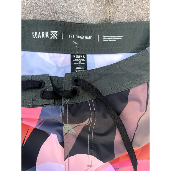 NWT Roark Boatman multi-colored board shorts size 30, 31, 33, 38 - Picture 8 of 9